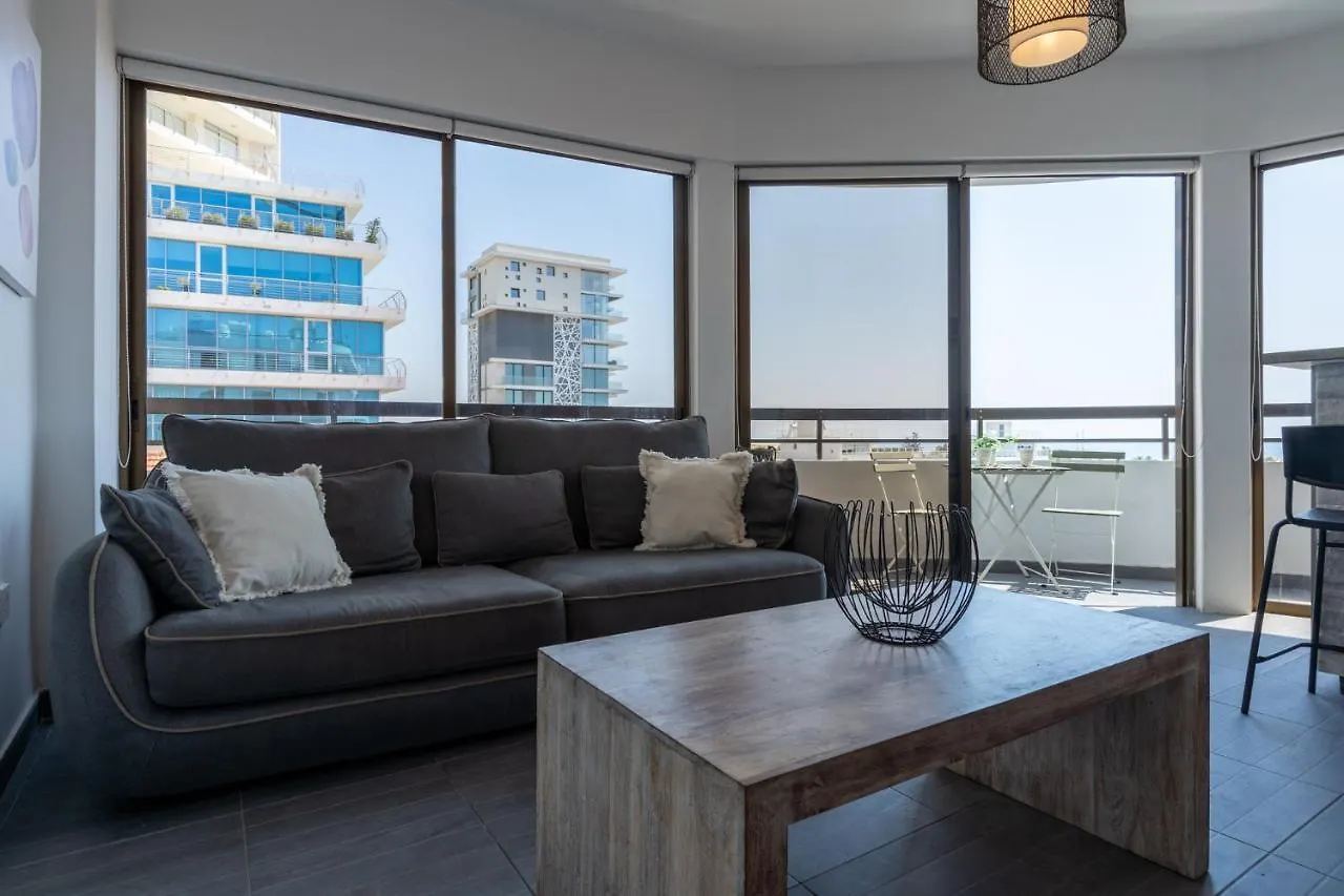 Fiesta 1-Bedroom Apartment In Larnaca location