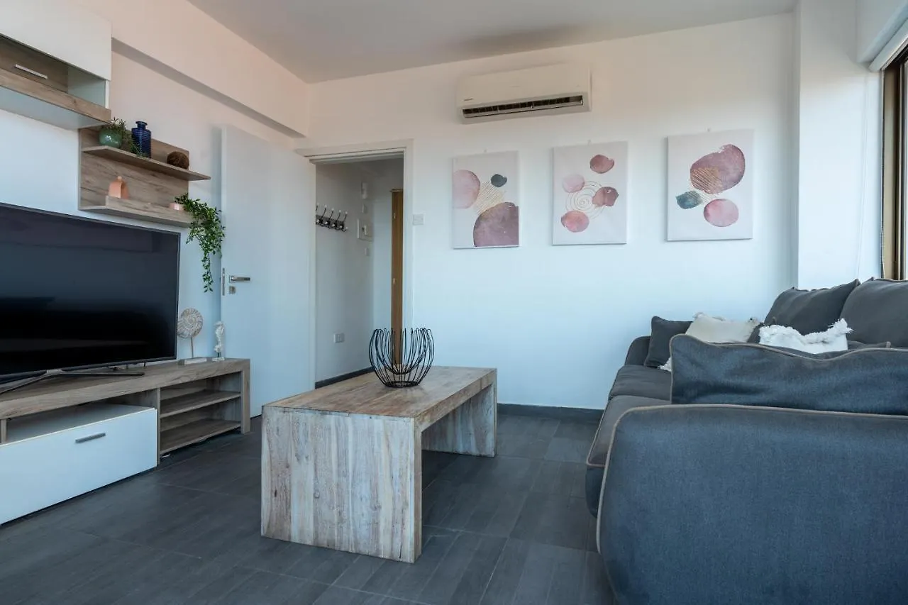 Fiesta 1-Bedroom Apartment In Larnaca