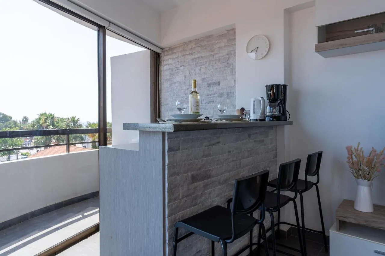 Fiesta 1-Bedroom Apartment In Larnaca